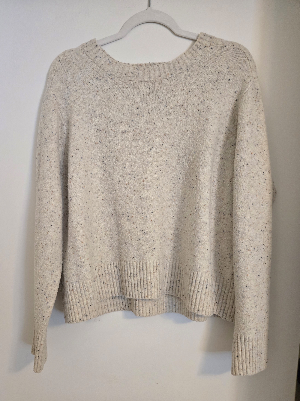 Universal Thread Cream Speckled Crewneck Sweater